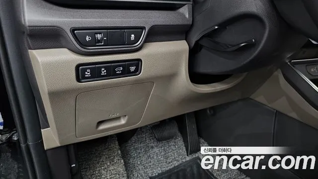 Kia Carnival Generation 4 — Фото автомобиля 26