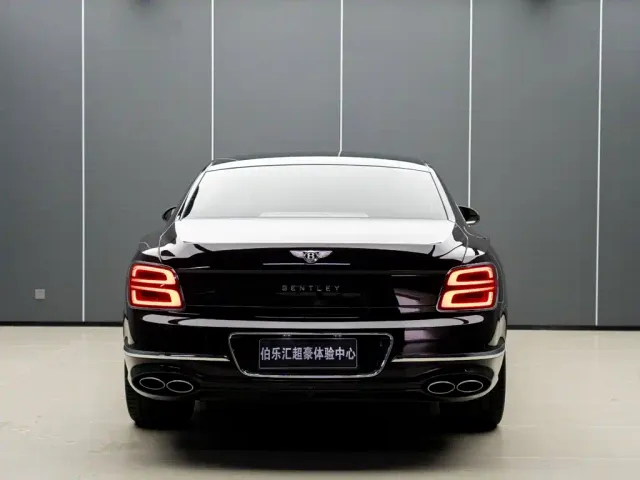 Bentley Flying Spur — Фото автомобиля 7