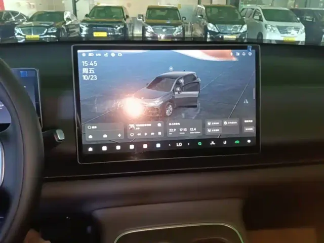 Leapmotor C10 — Фото автомобиля 12