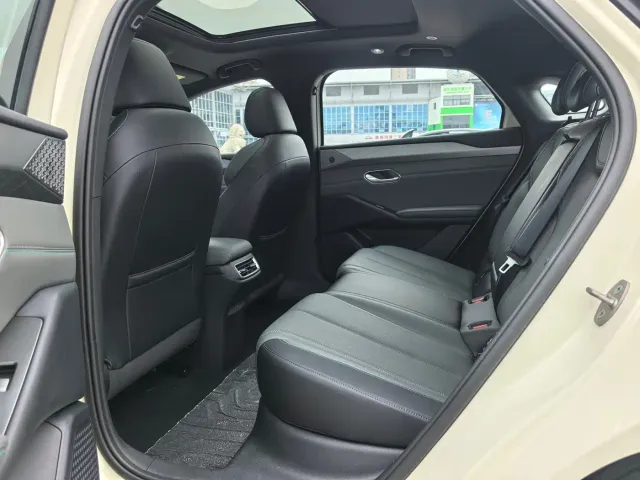 BYD Qin L — Фото автомобиля 7