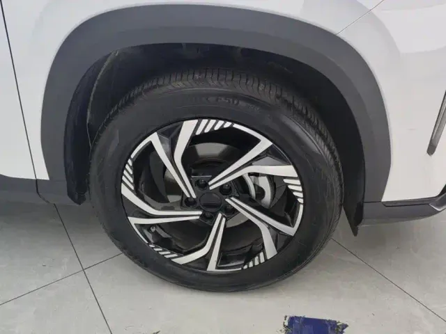 Geely Boyue — Фото автомобиля 6