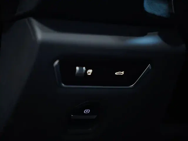 Lotus Emira — Фото автомобиля 17