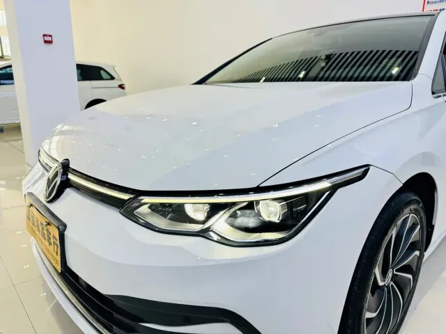 Volkswagen Golf — Фото автомобиля 15