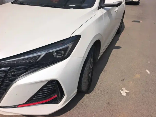 Changan Eado — Фото автомобиля 5