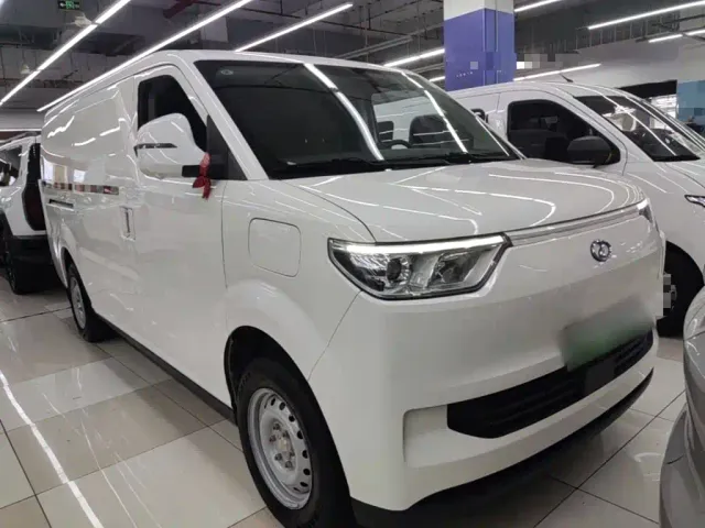Ruichi New Energy EC75 — Фото автомобиля 3