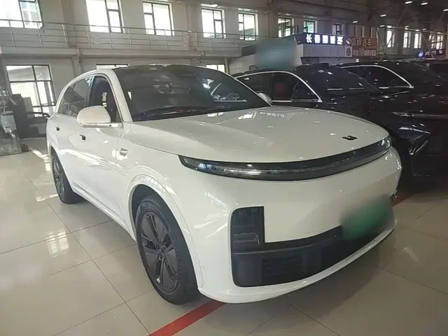 Li Auto L7 — Фото автомобиля 3