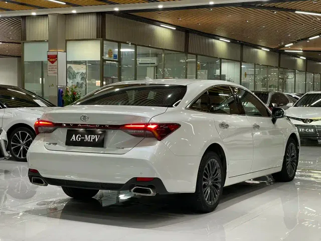 Toyota Avalon — Фото автомобиля 12