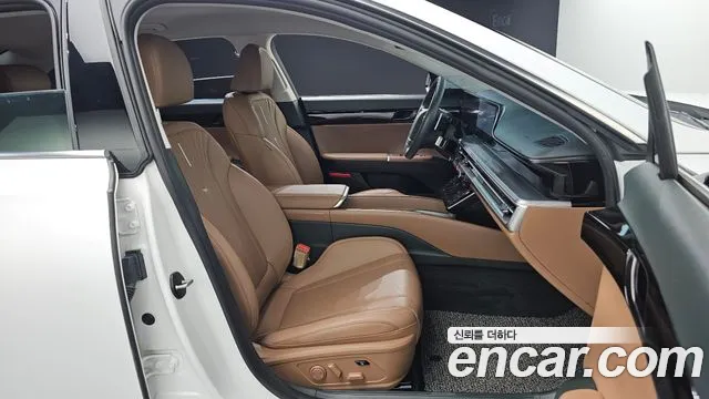Hyundai Grandeur Grandeur (GN7) 2.5 Бензин 2WD — Фото автомобиля 26