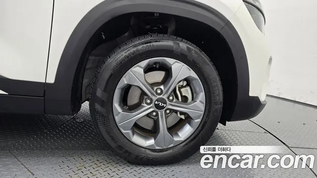 Kia Seltos — Фото автомобиля 6