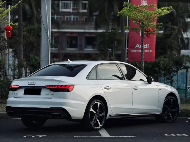Audi A4L — Фото автомобиля 12