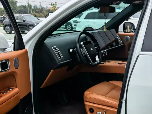 Li Auto L6 — Фото автомобиля 3