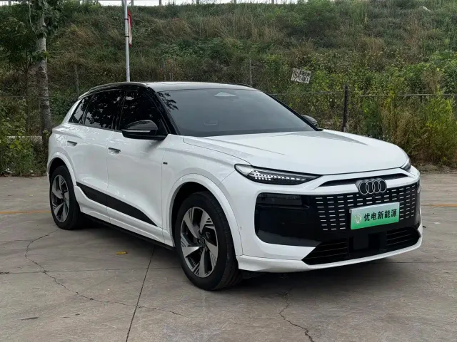 Audi Q6L e-tron — Фото автомобиля 7