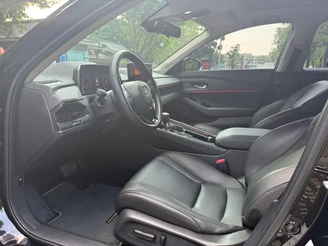 Honda Accord — Фото автомобиля 4
