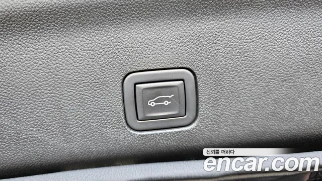 Cadillac Escalade 5th Gen — Фото автомобиля 24