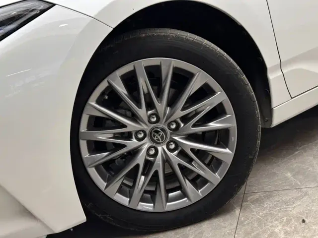 Toyota Avalon — Фото автомобиля 18