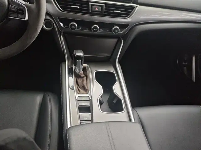 Honda Accord — Фото автомобиля 16