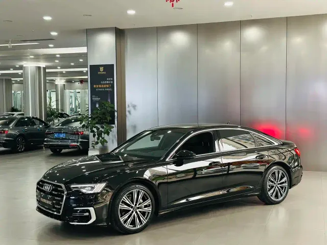 Фотография автомобиля — Audi A6L