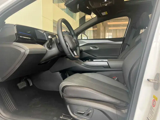 BYD Qin L — Фото автомобиля 5