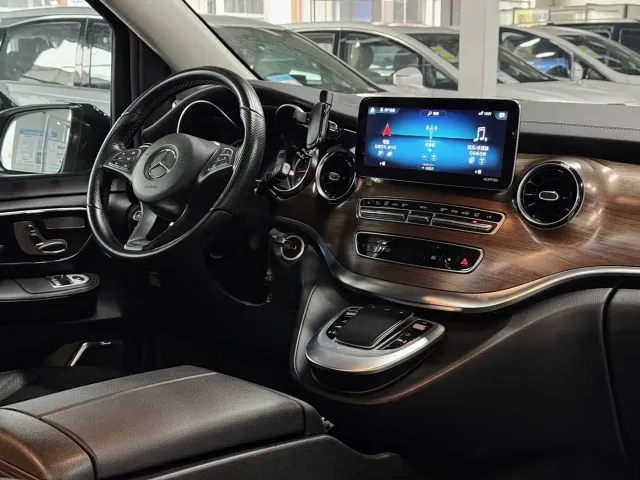 Mercedes-Benz V-Class — Фото автомобиля 8