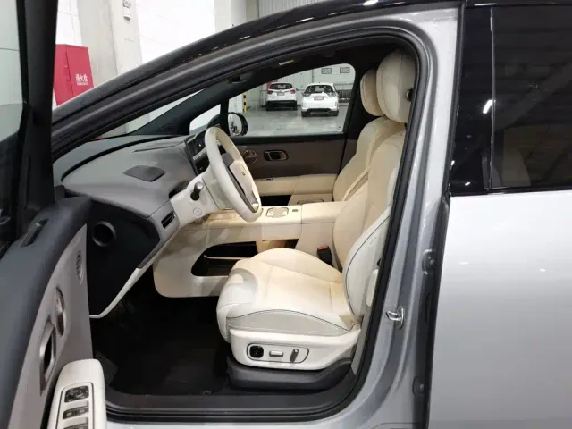 Li Auto i6 — Фото автомобиля 10
