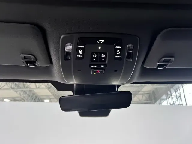 Toyota Sienna — Фото автомобиля 17