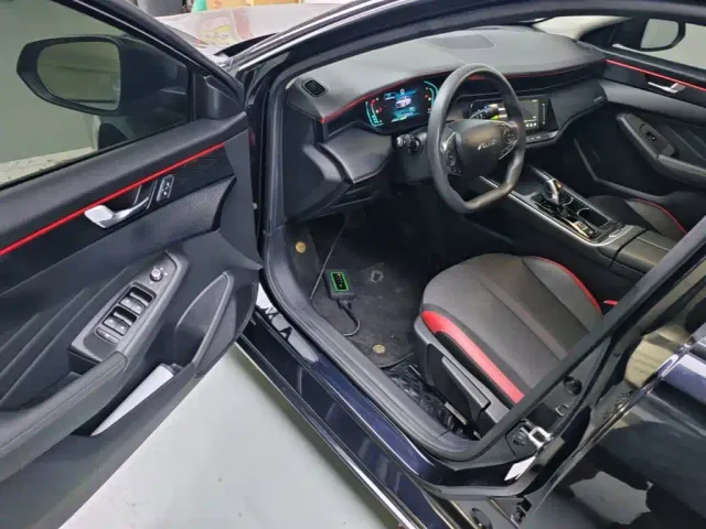 Dongfeng Yixuan MAX — Фото автомобиля 15