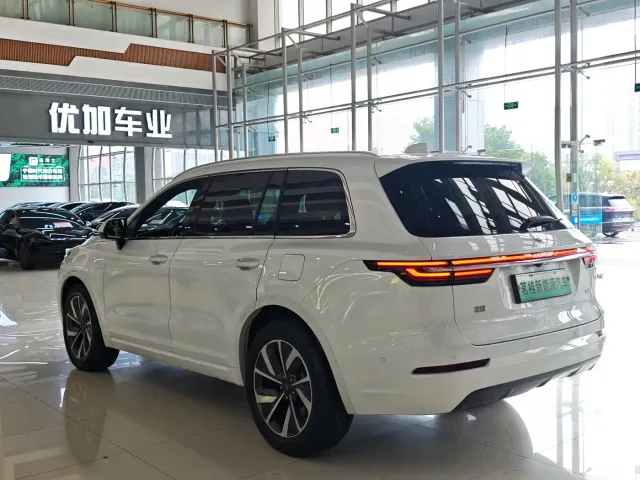 Li Auto ONE — Фото автомобиля 12