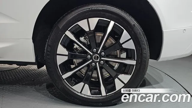 Вольво XC60 — Фото автомобиля 20