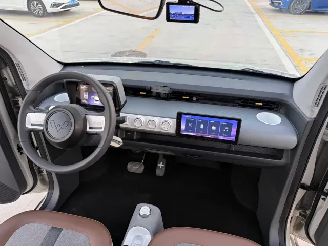 Wuling Hongguang Mini EV — Фото автомобиля 11