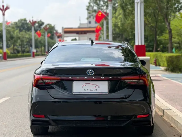 Toyota Avalon — Фото автомобиля 4