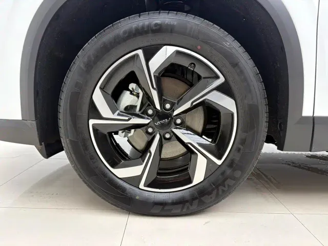 Dongfeng Fengshen L7 — Фото автомобиля 14