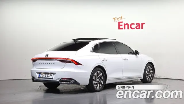 Hyundai Grandeur Exclusive — Фото автомобиля 2