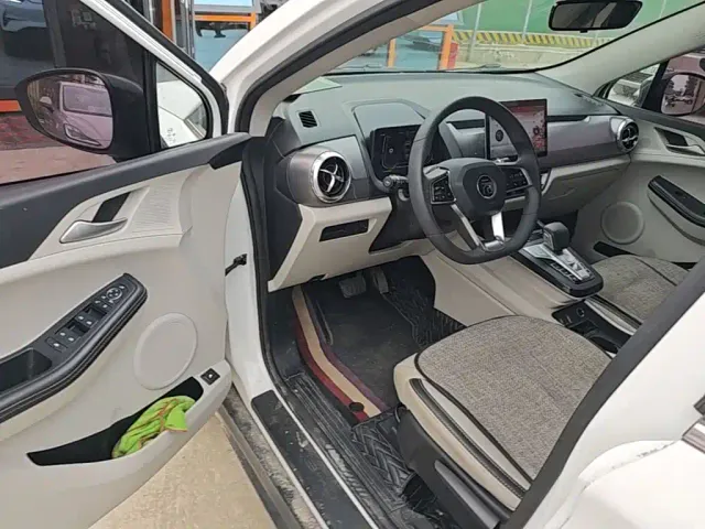 BYD Yuan Pro — Фото автомобиля 15