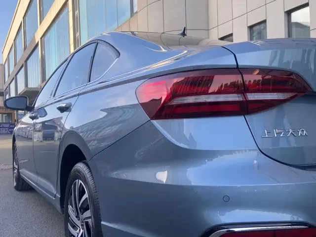 Volkswagen Lavida — Фото автомобиля 11