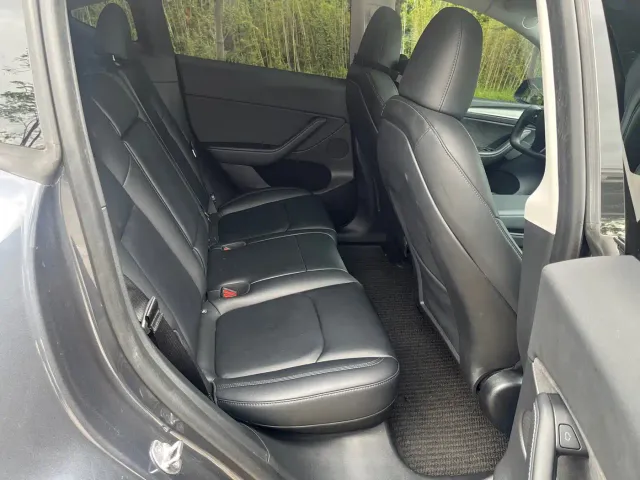 Tesla Model Y — Фото автомобиля 13