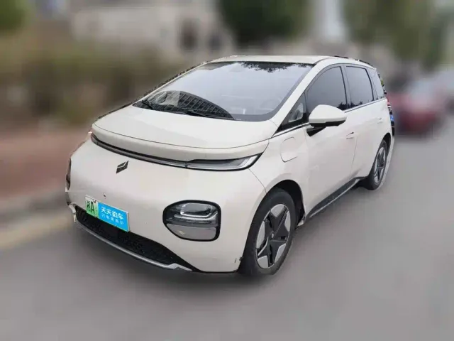 Фотография автомобиля — Baojun Cloud