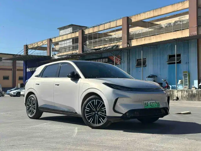 Arcfox T1 — Фото автомобиля 3