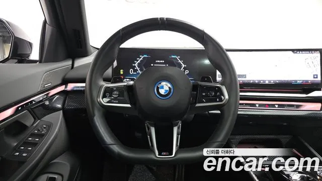 BMW 5 Series G60 — Фото автомобиля 18