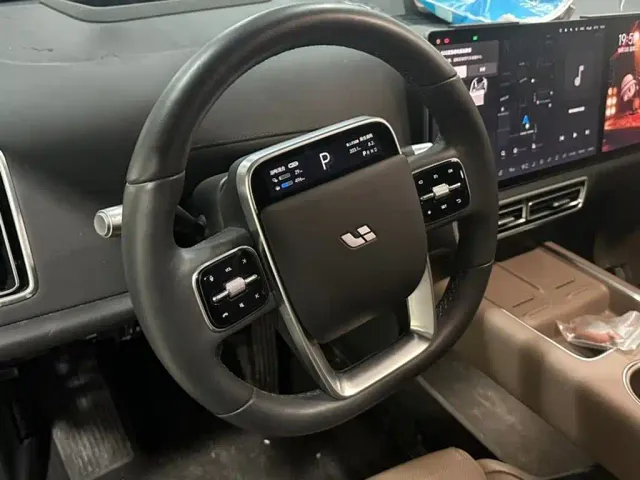 Li Auto L7 — Фото автомобиля 5