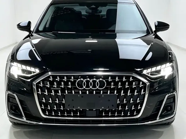Audi A8 — Фото автомобиля 2