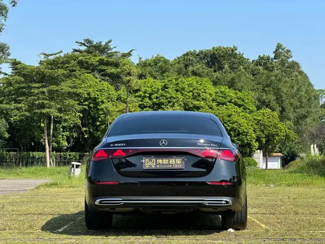 Mercedes-Benz E-Class — Фото автомобиля 5