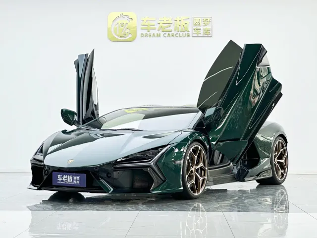 Фотография автомобиля — Lamborghini Revuelto