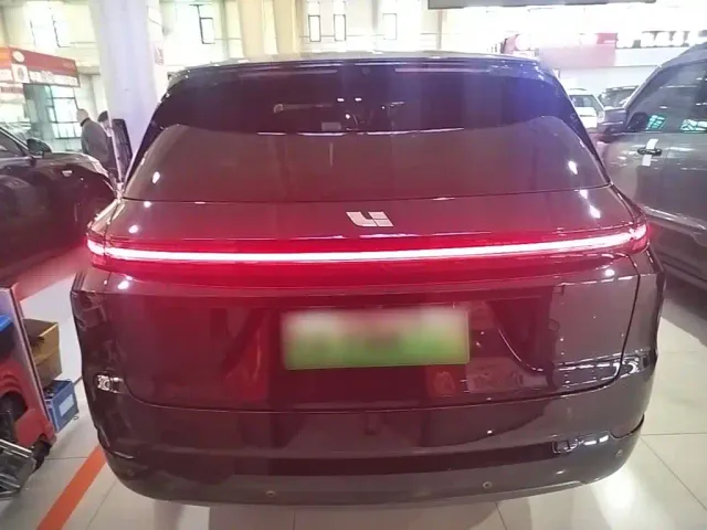 Li Auto L7 — Фото автомобиля 5