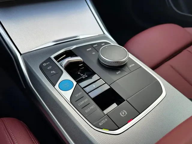 BMW i4 — Фото автомобиля 10