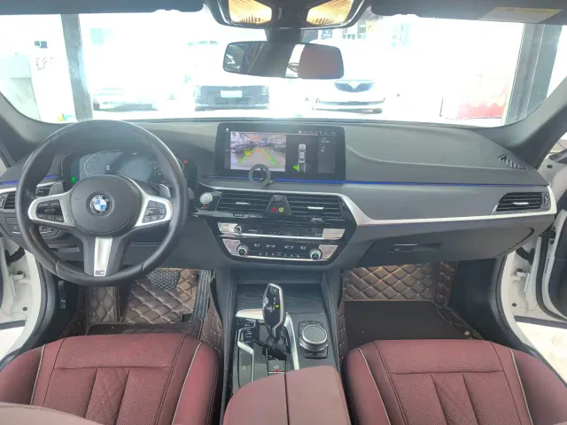 BMW 5 Series — Фото автомобиля 21
