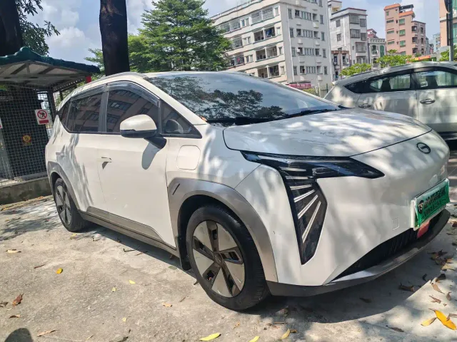 GAC Aion Y — Фото автомобиля 2