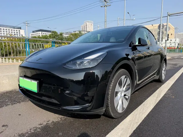 Фотография автомобиля — Tesla Model Y