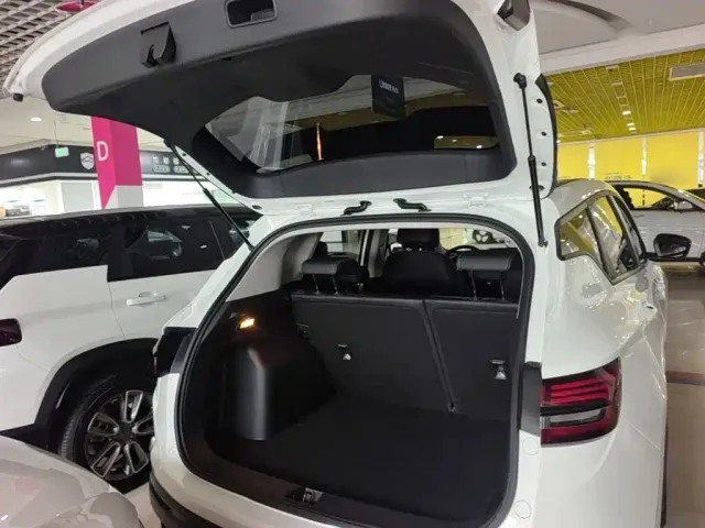 Geely Binyue — Фото автомобиля 14