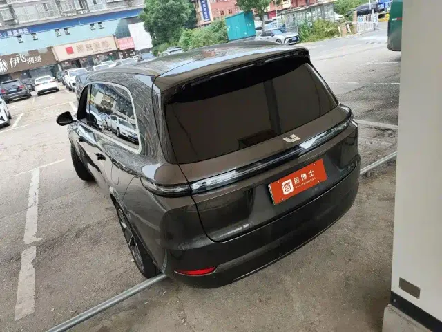Li Auto L9 — Фото автомобиля 4