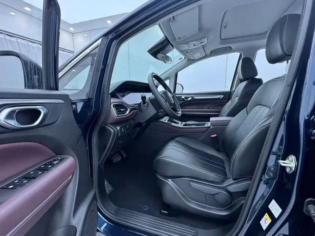 GAC Trumpchi M6 — Фото автомобиля 7